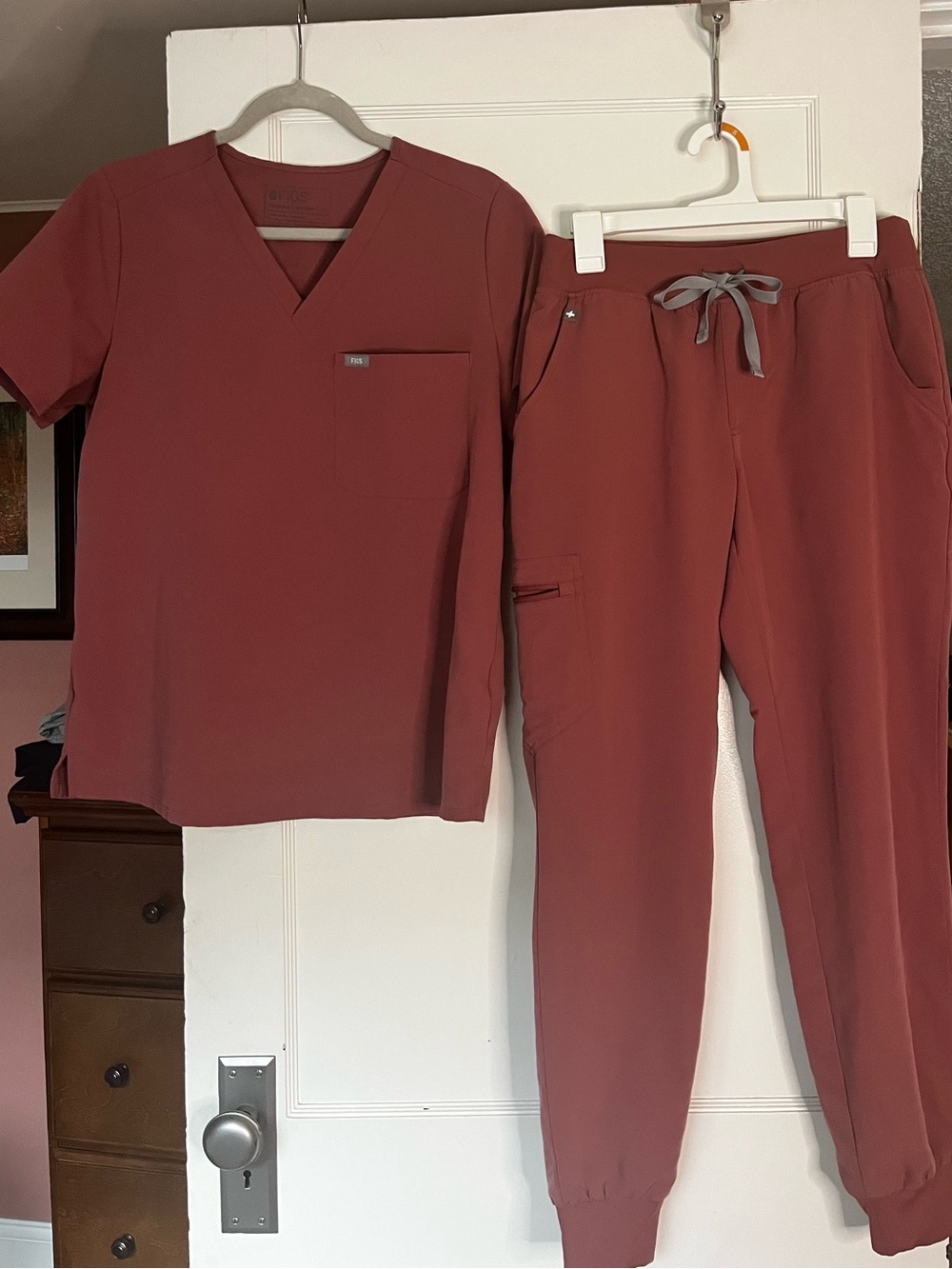 Figs scrubs